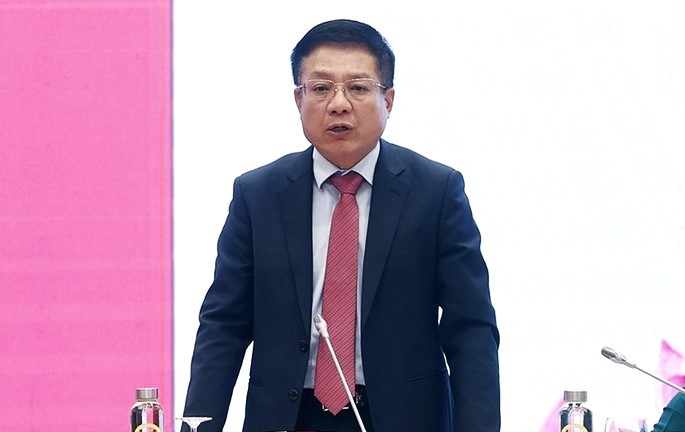Thứ trưởng Hồ Sỹ H&ugrave;ng đề nghị c&aacute;c c&ocirc;ng ty kiểm to&aacute;n v&agrave; đội ngũ kiểm to&aacute;n vi&ecirc;n kh&ocirc;ng ngừng n&acirc;ng cao chất lượng dịch vụ.