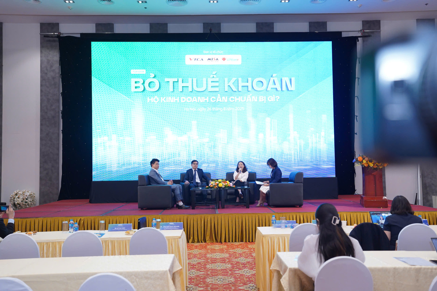 To&agrave;n cảnh Hội thảo.